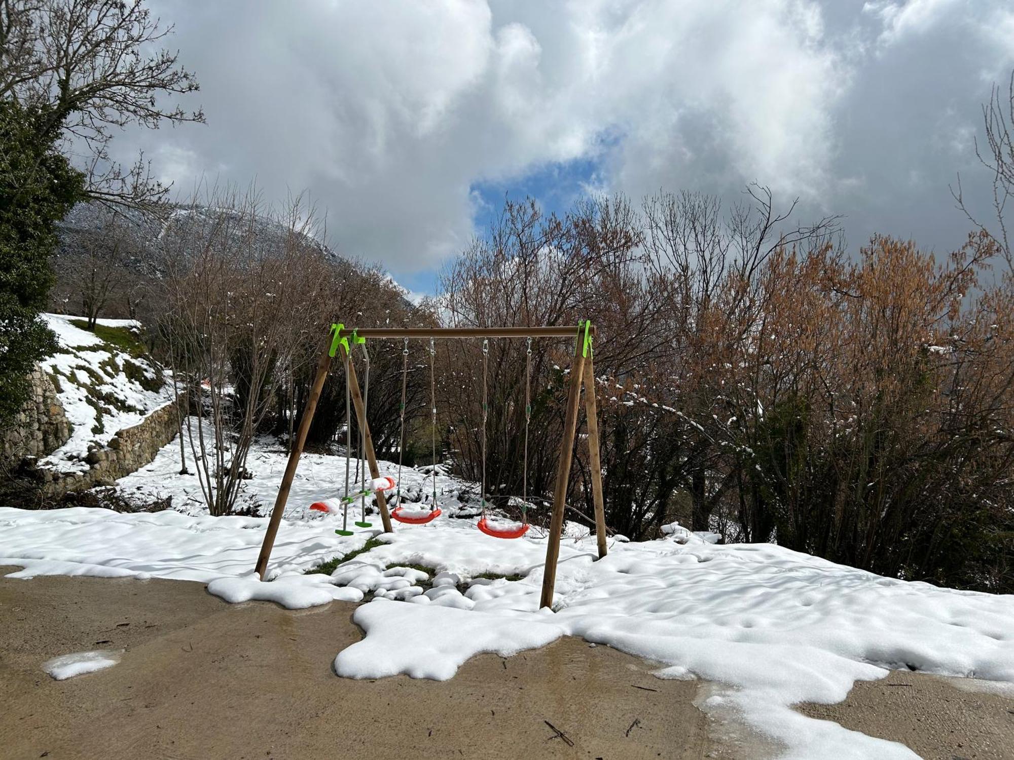 Casa De Les Escoles, Espinalbet - Alberga Castellar del Riu Exterior photo