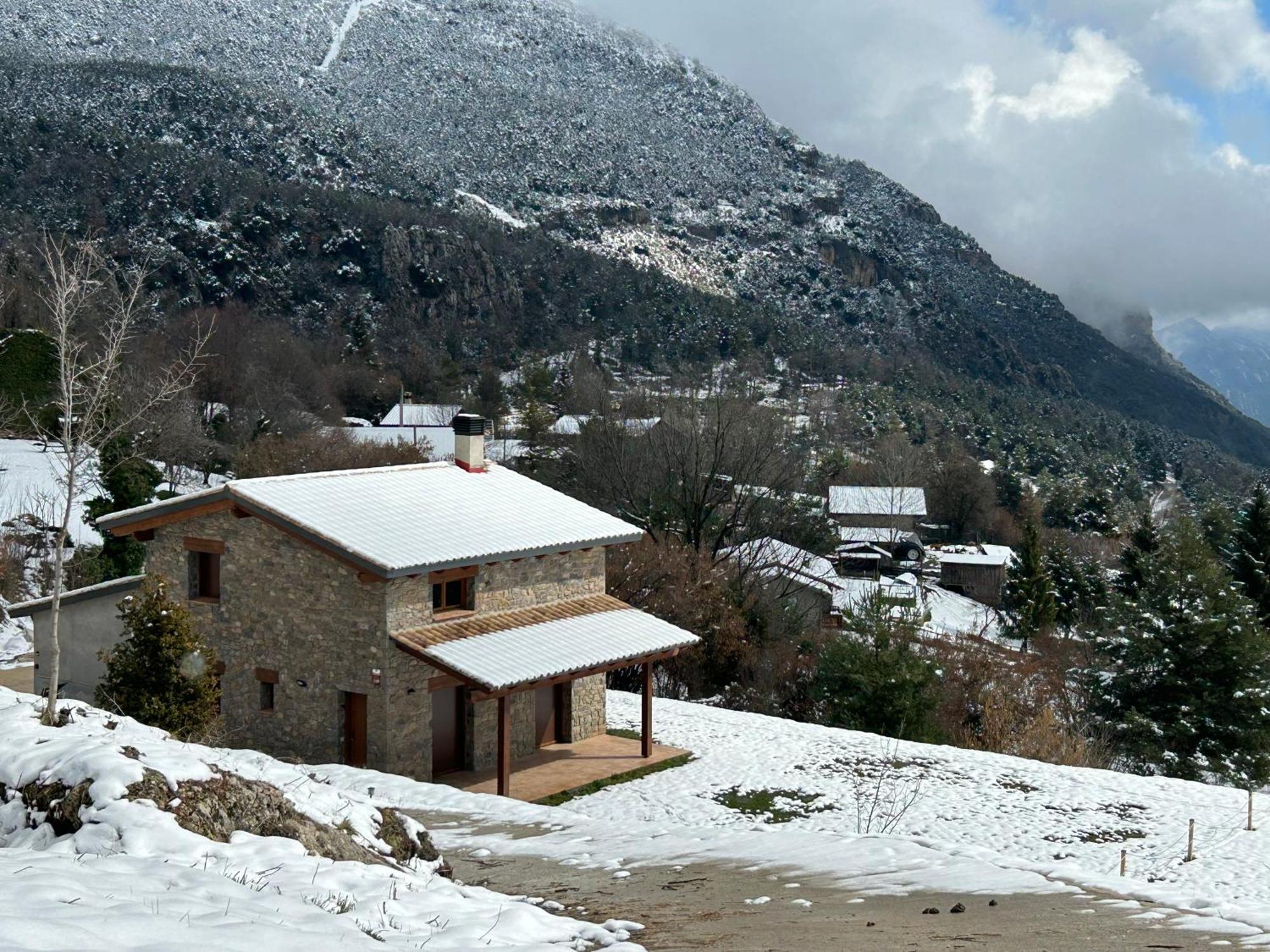 Casa De Les Escoles, Espinalbet - Alberga Castellar del Riu Exterior photo